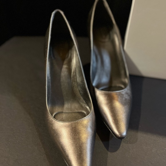 Calvin Klein Bronze Dolly Pumps size 7.5 - worn once! - Picture 9 of 9